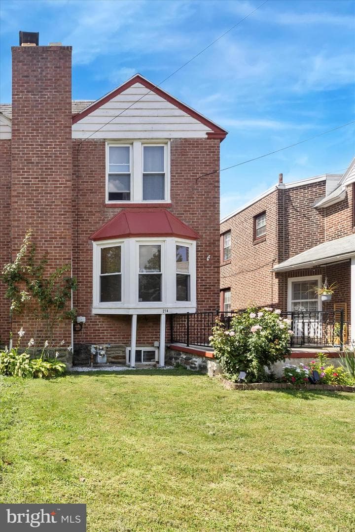 214 N Lynn Boulevard photo 6