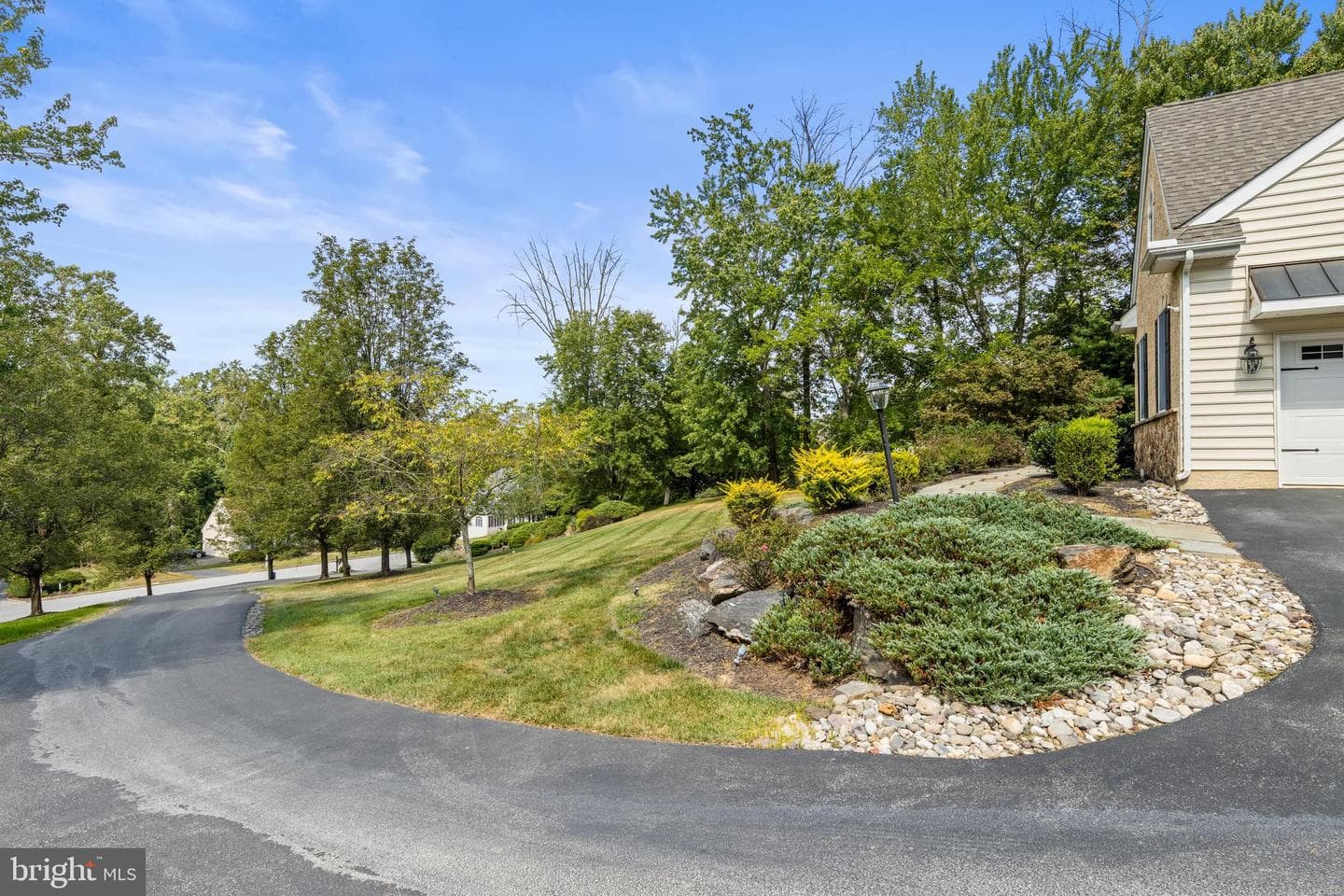 588 S Heilbron Drive photo 6