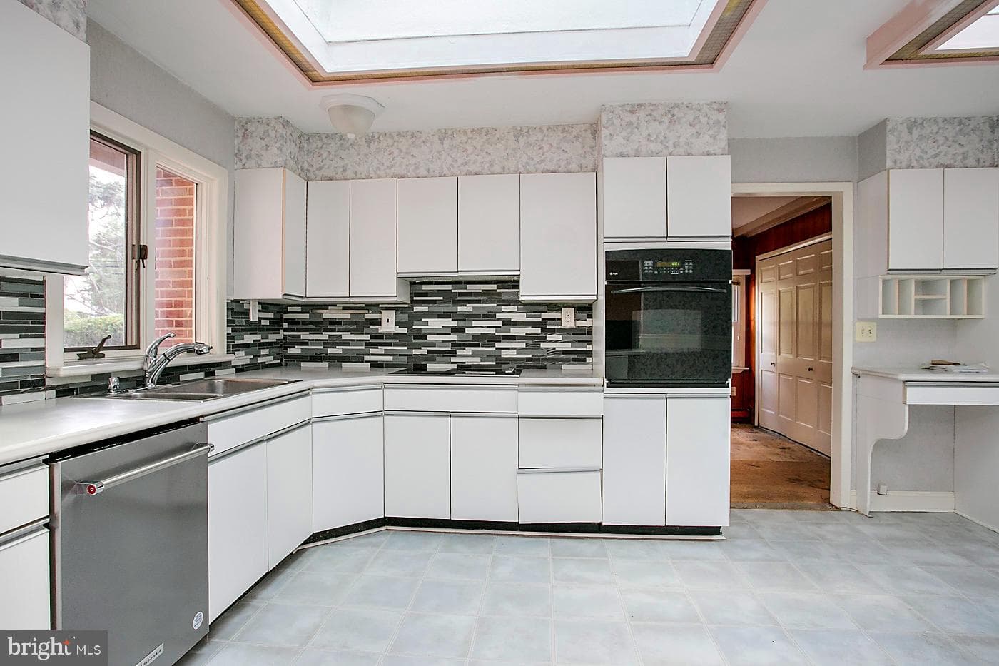516 Beatty Road photo 12
