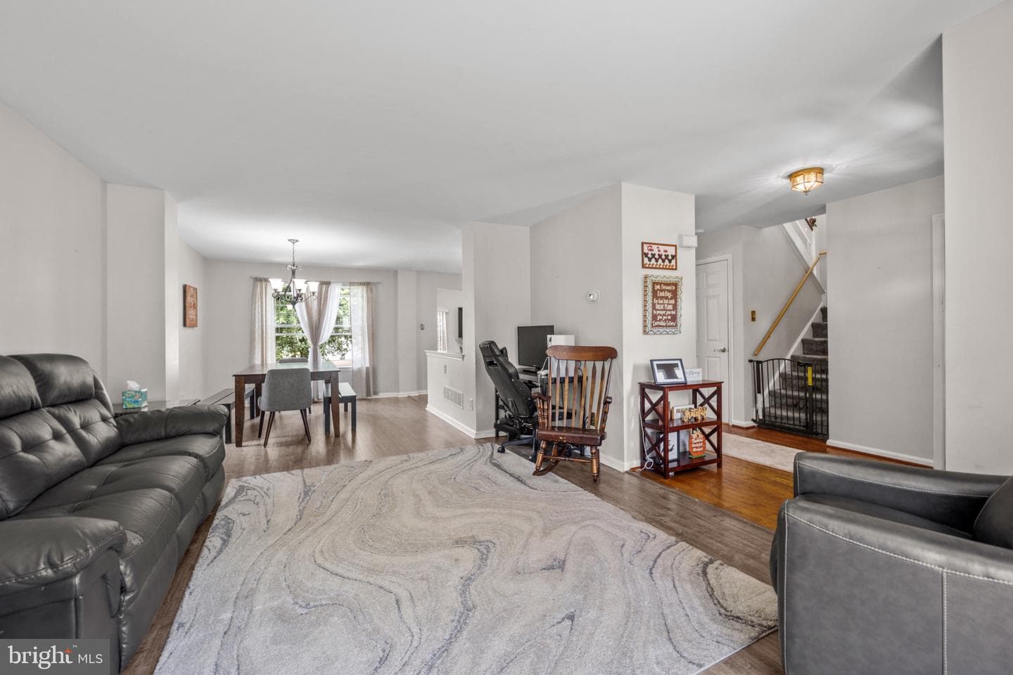 107 Romaine Way photo 4