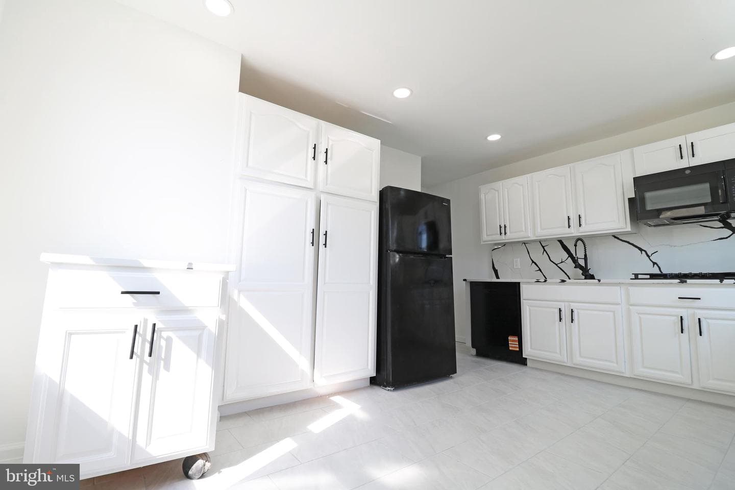 939 Serrill Avenue photo 15