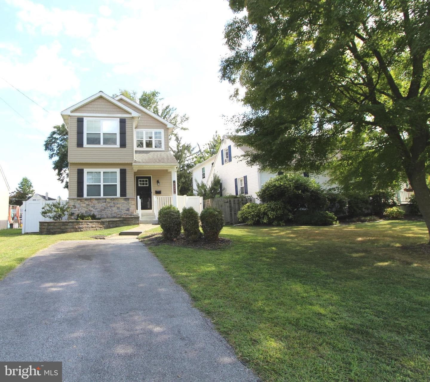 2608 Grand Avenue photo 1