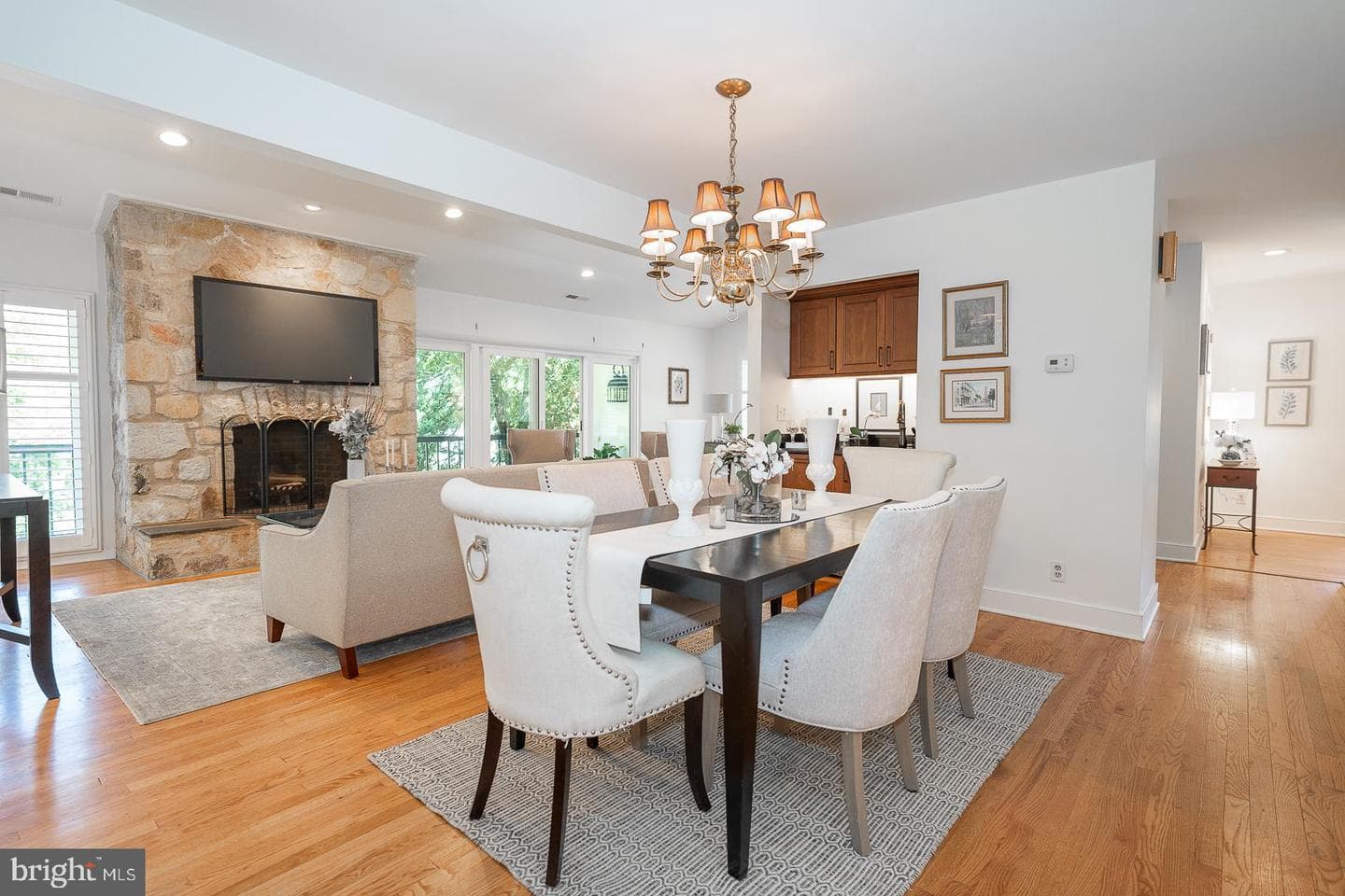 257 W Chelsea Circle photo 12