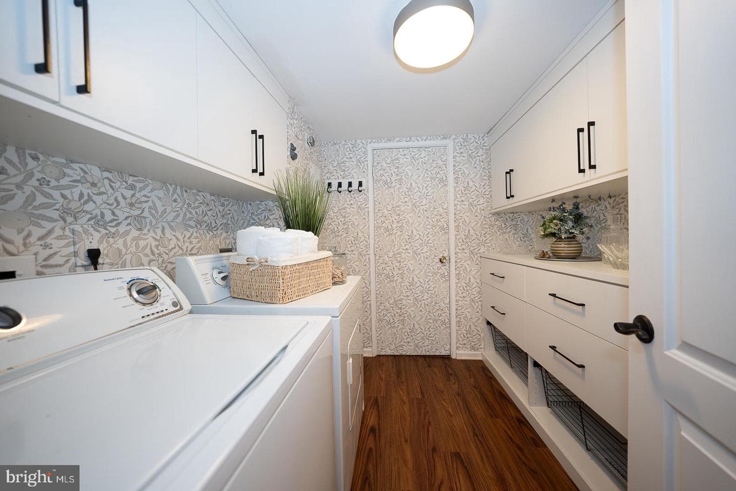 257 W Chelsea Circle photo 18