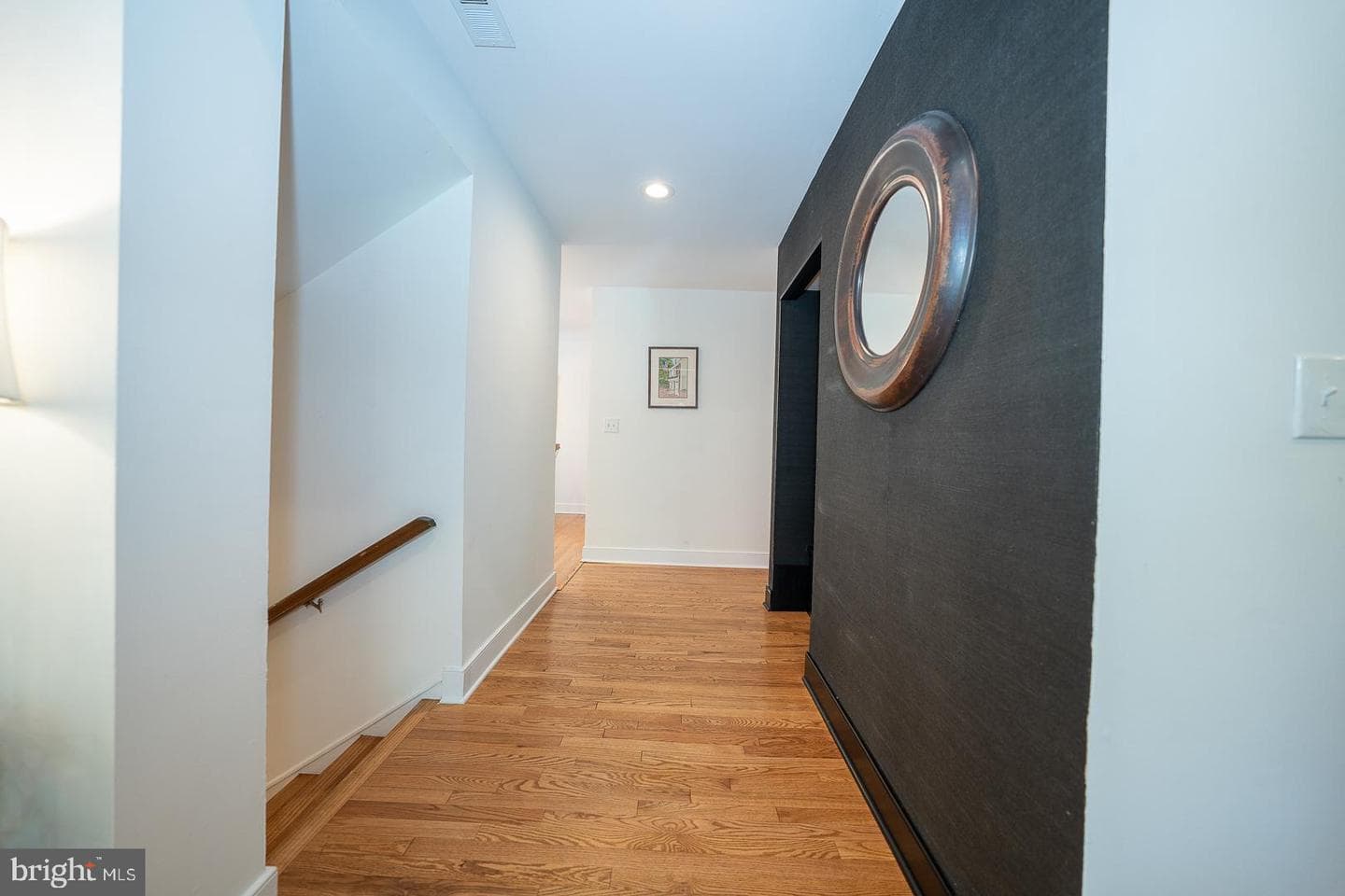 257 W Chelsea Circle photo 3