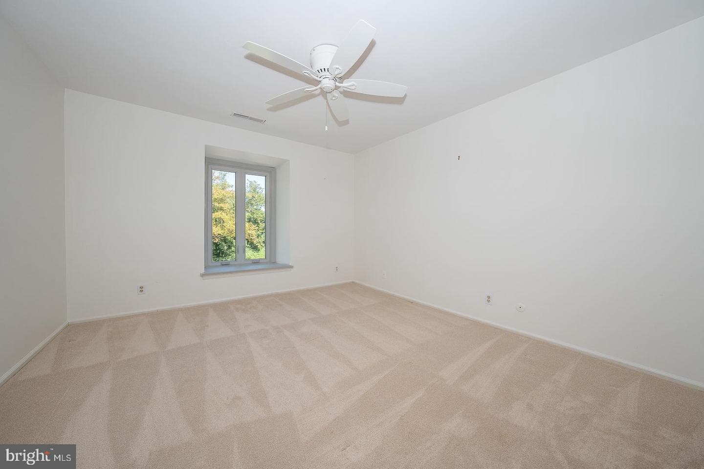 257 W Chelsea Circle photo 31