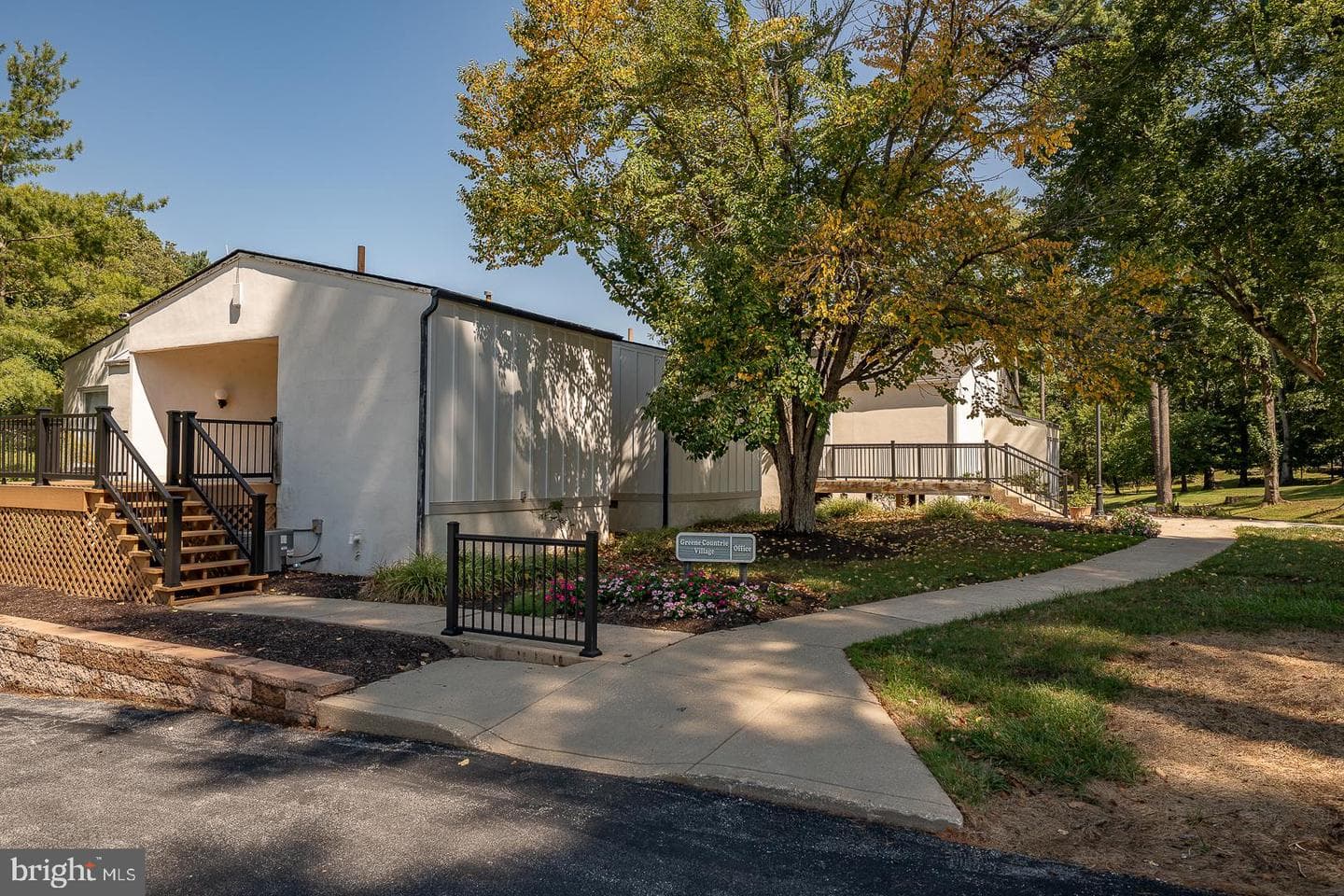 257 W Chelsea Circle photo 37