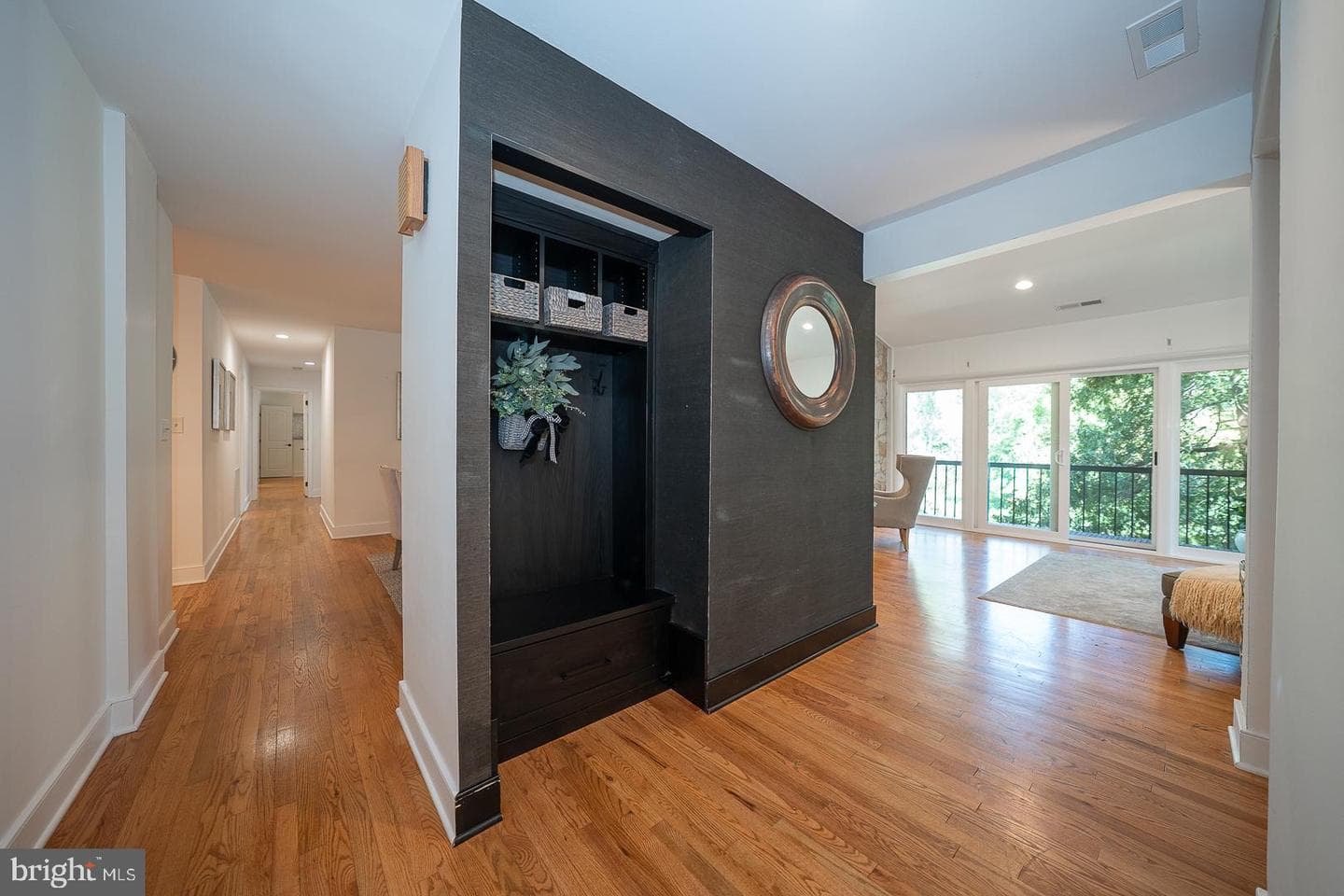 257 W Chelsea Circle photo 4