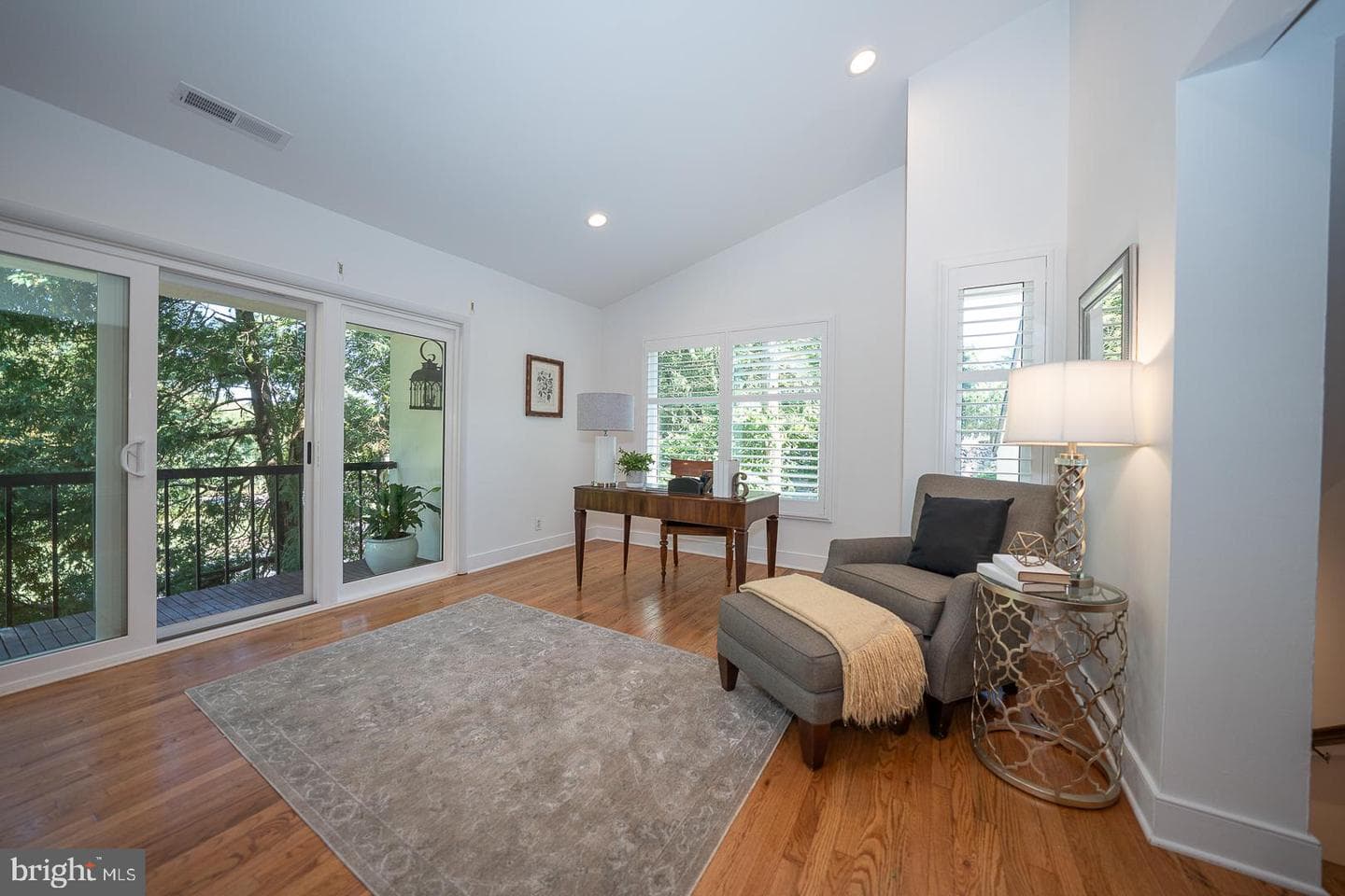 257 W Chelsea Circle photo 7