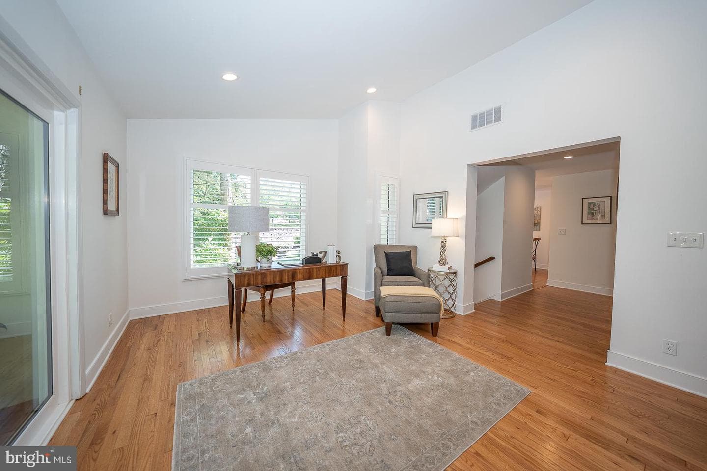 257 W Chelsea Circle photo 8