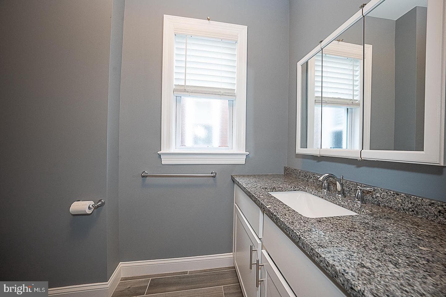 105 W Franklin Street photo 36