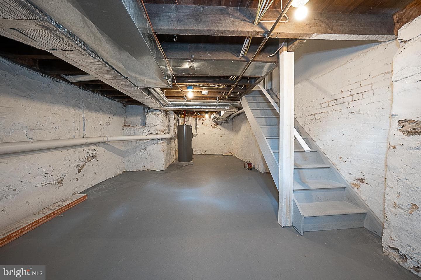 105 W Franklin Street photo 39