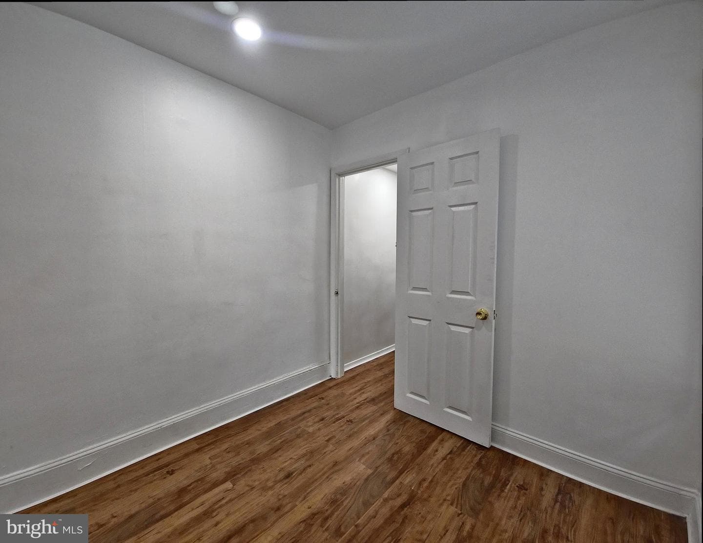 807 W 7th Street photo 6