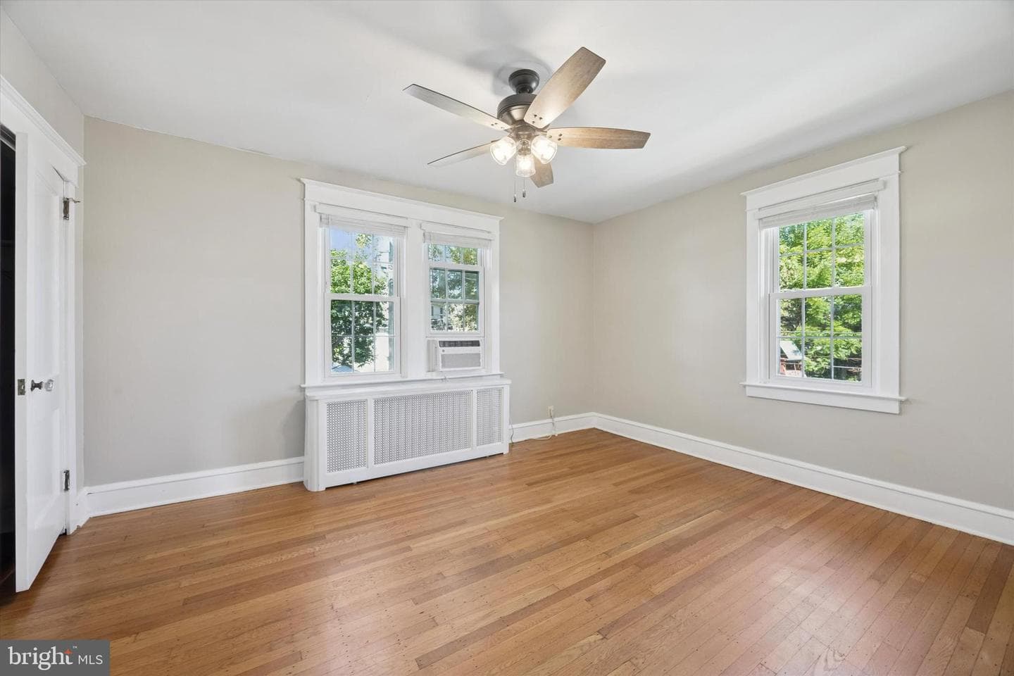 9 N Brighton Avenue photo 11