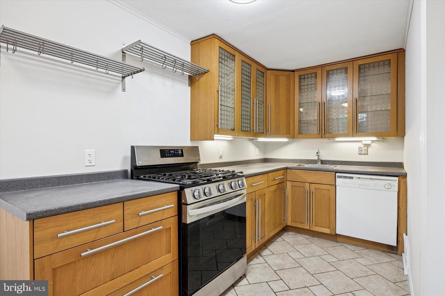 653 Rively Avenue photo 6