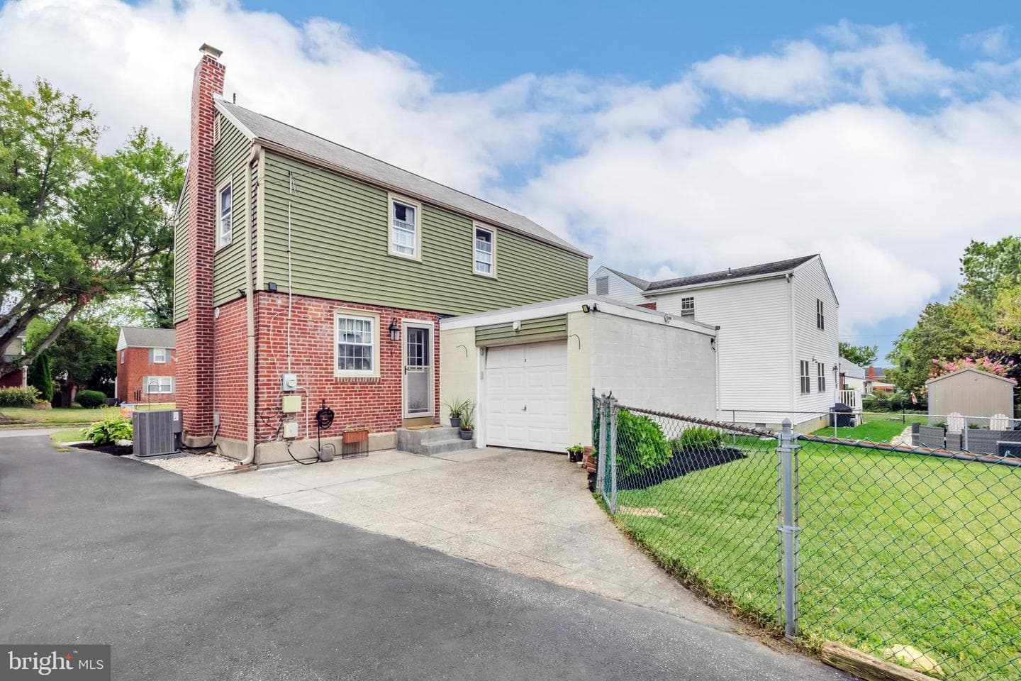 214 Brentwood Road photo 32