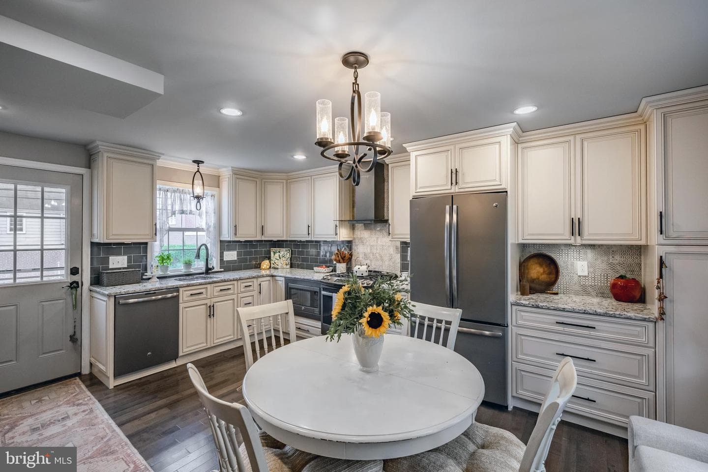 214 Brentwood Road photo 9