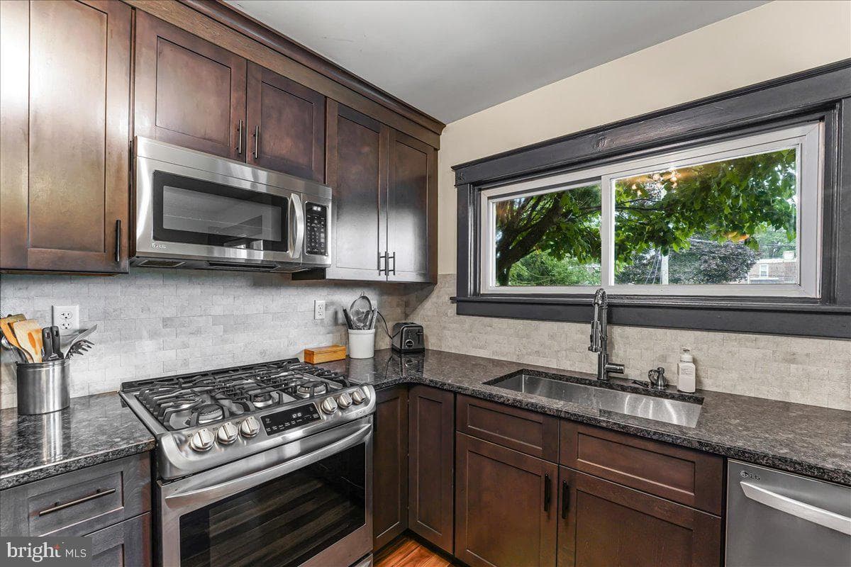 316 E Front Street photo 7