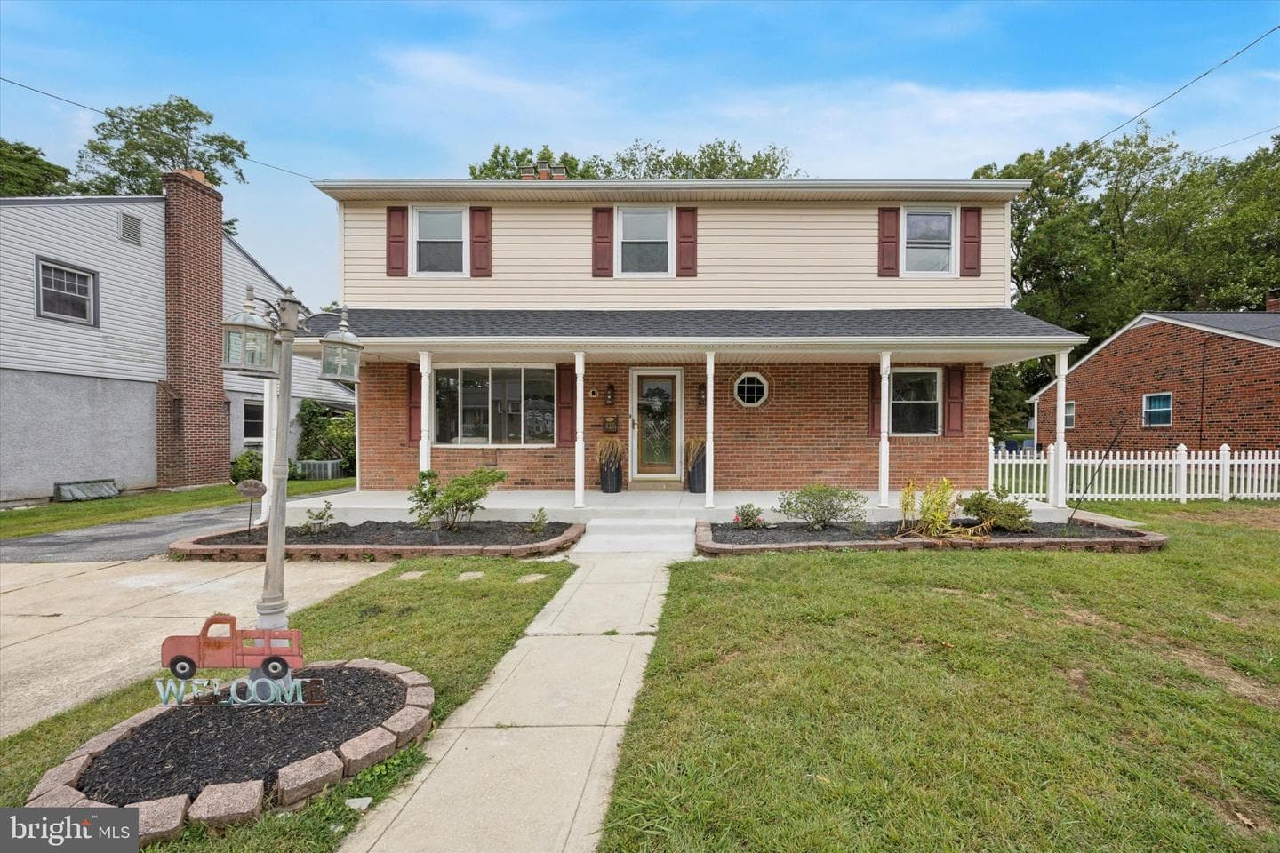 425 Hutchinson Terrace photo 1