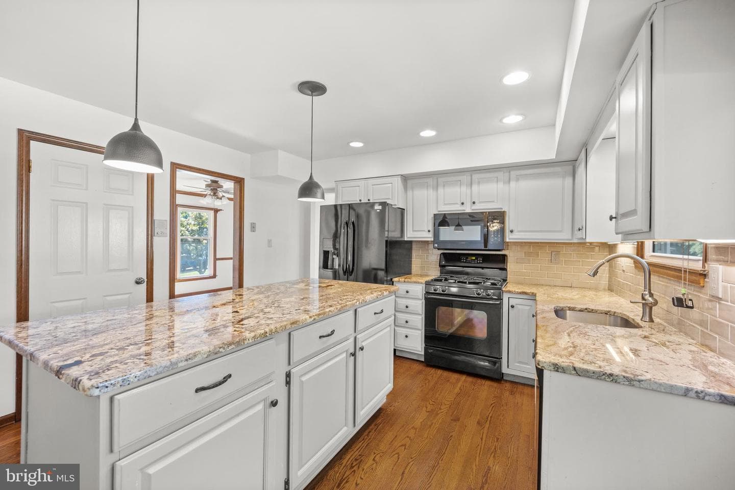 1415 6th Avenue photo 12