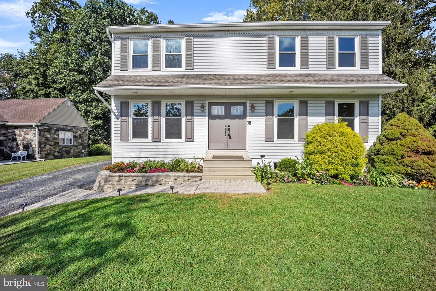 1415 6th Avenue photo 2