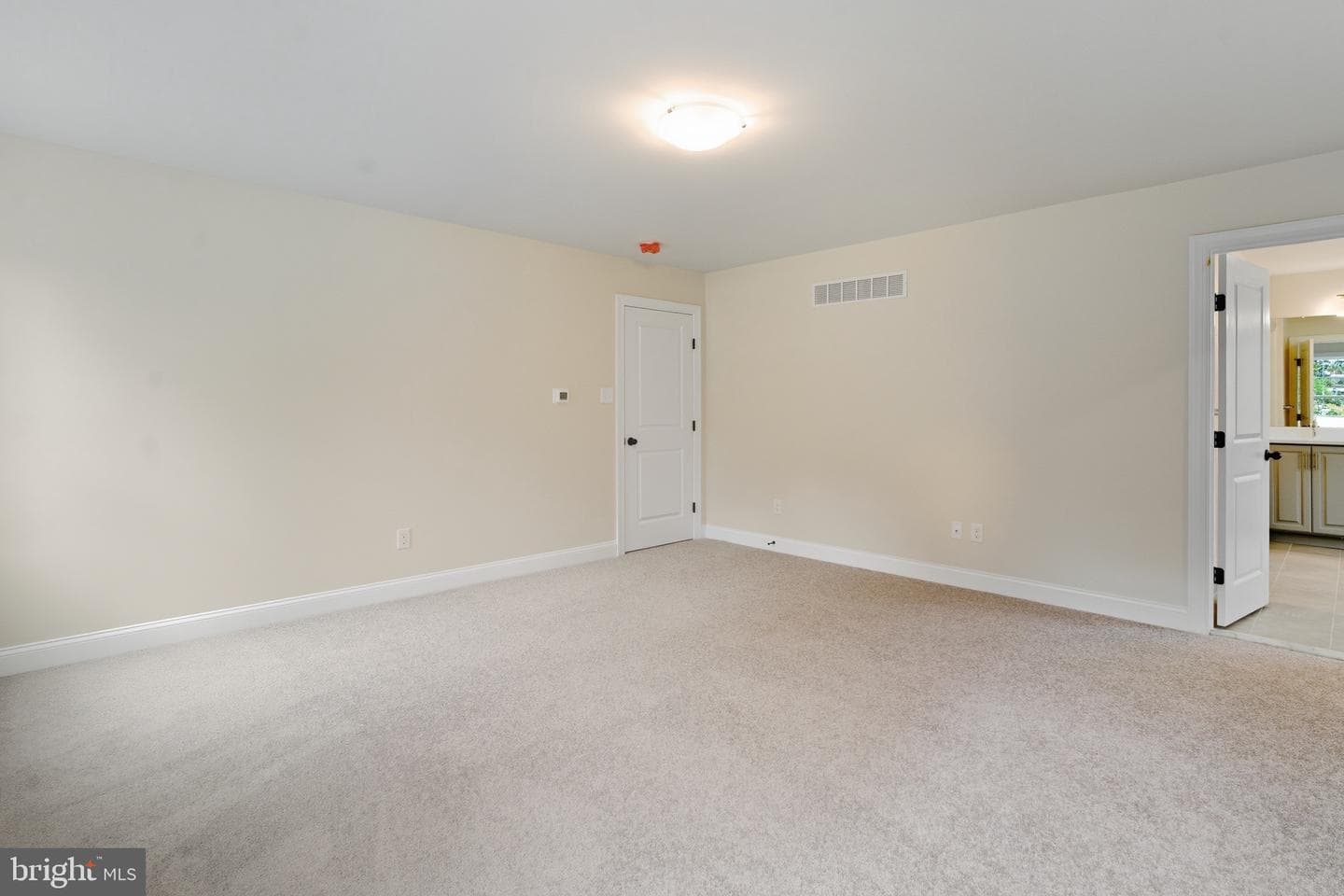 10 Claremont Boulevard photo 29