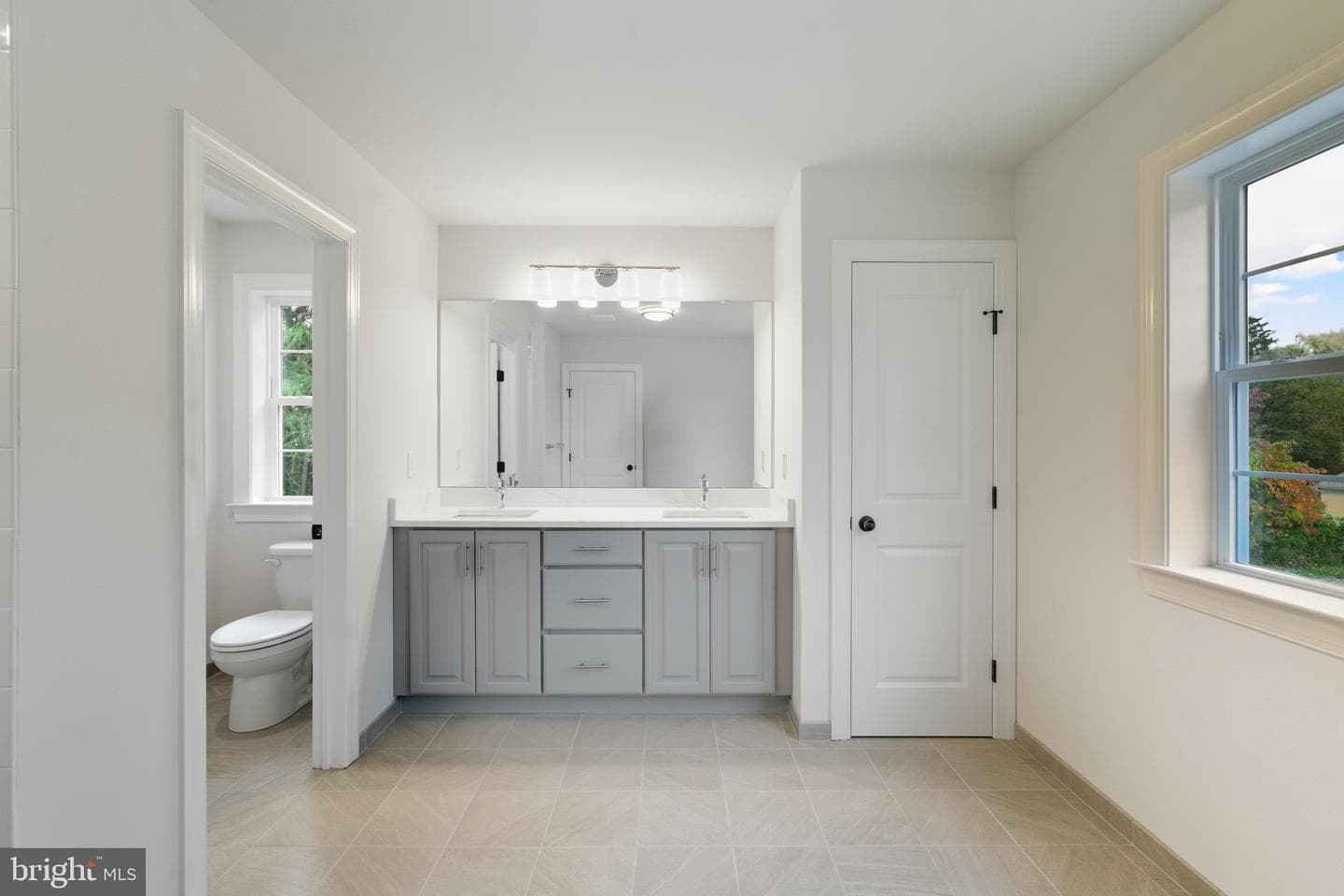 10 Claremont Boulevard photo 31