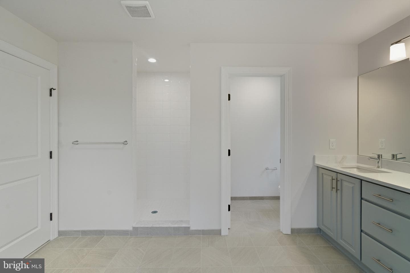 10 Claremont Boulevard photo 32