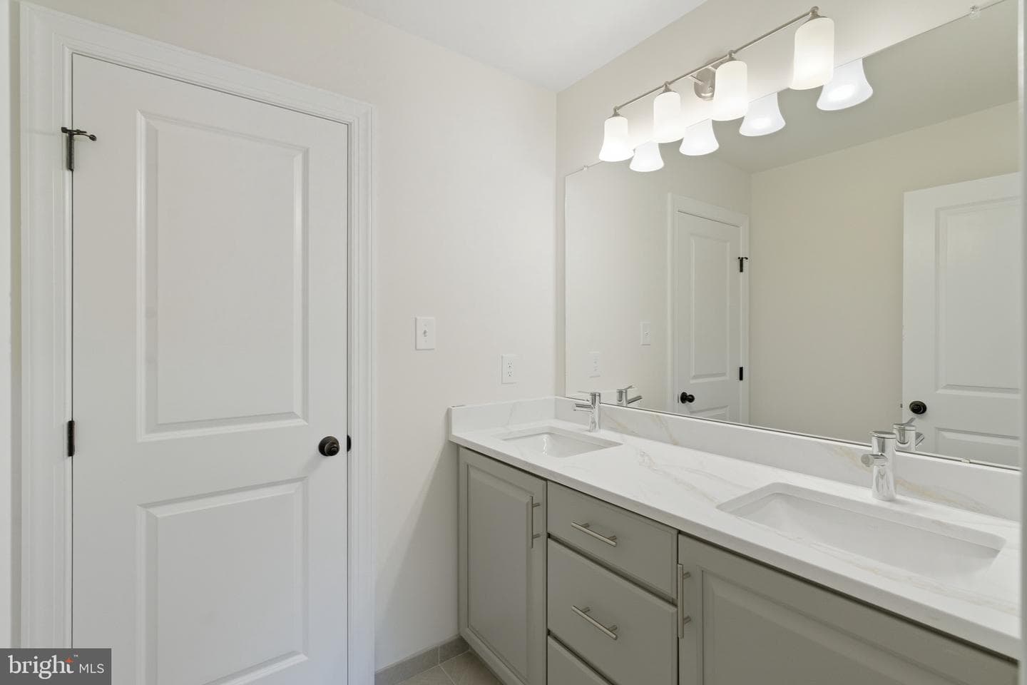 10 Claremont Boulevard photo 34