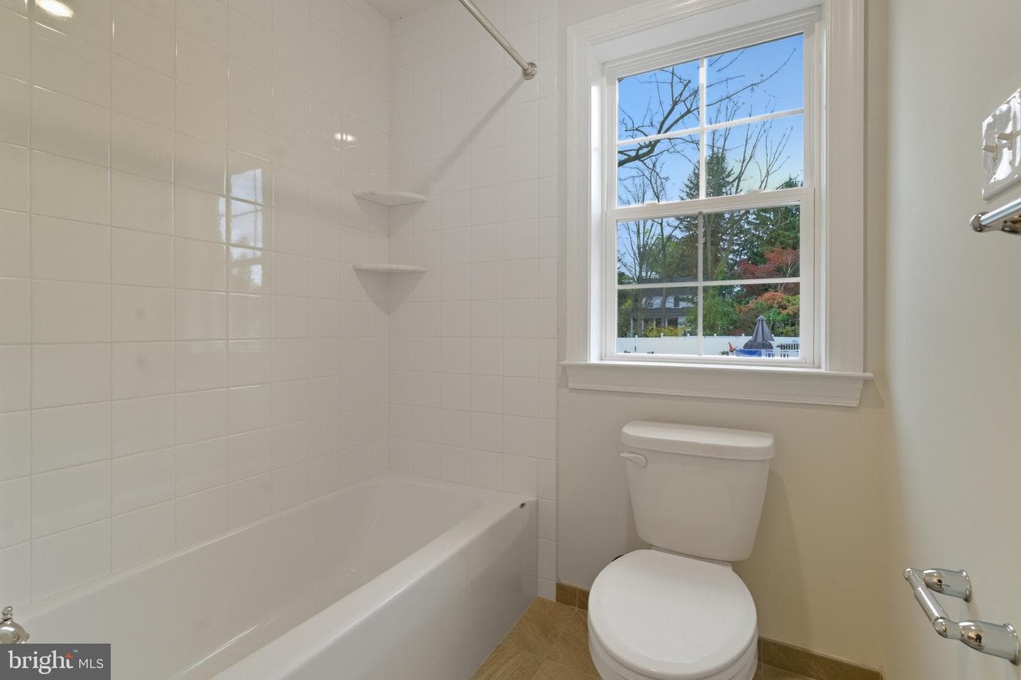 10 Claremont Boulevard photo 35