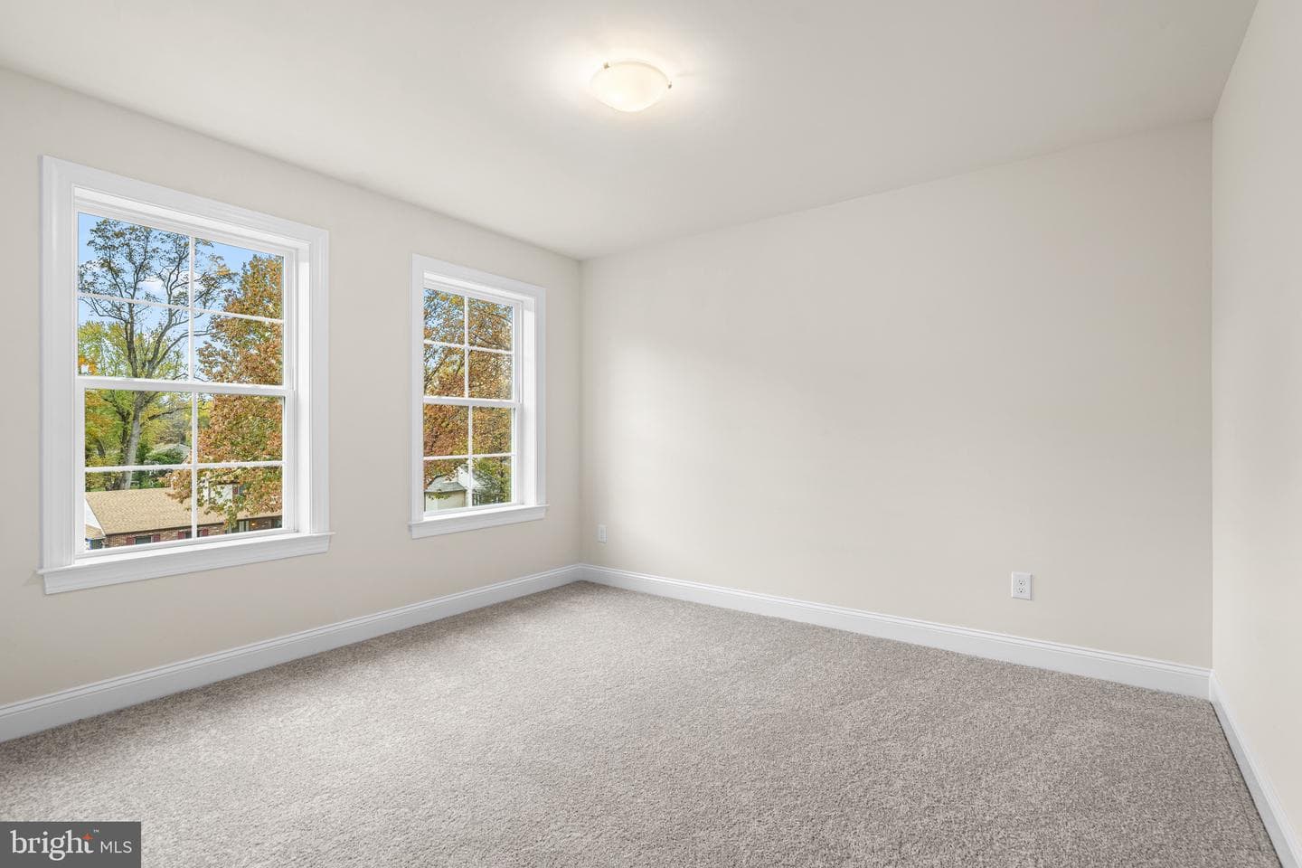10 Claremont Boulevard photo 37