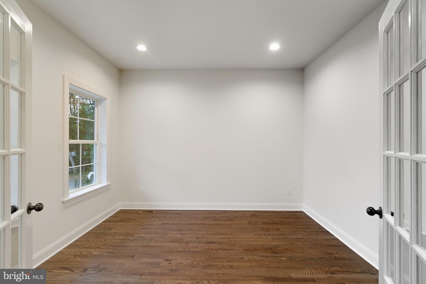 10 Claremont Boulevard photo 46