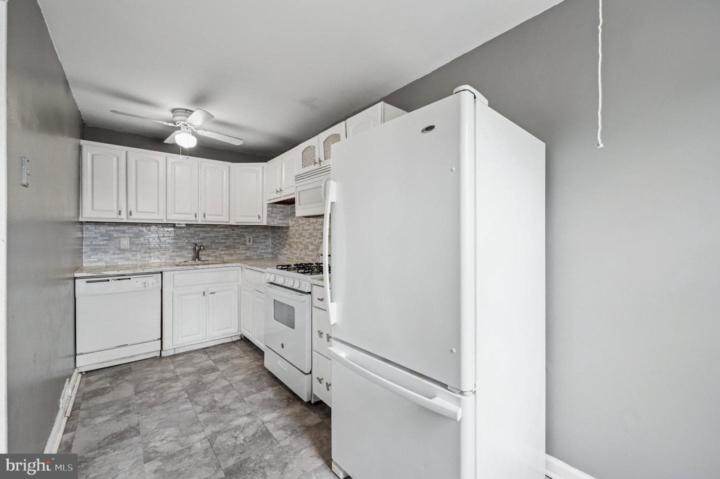 952 Grant Road photo 8