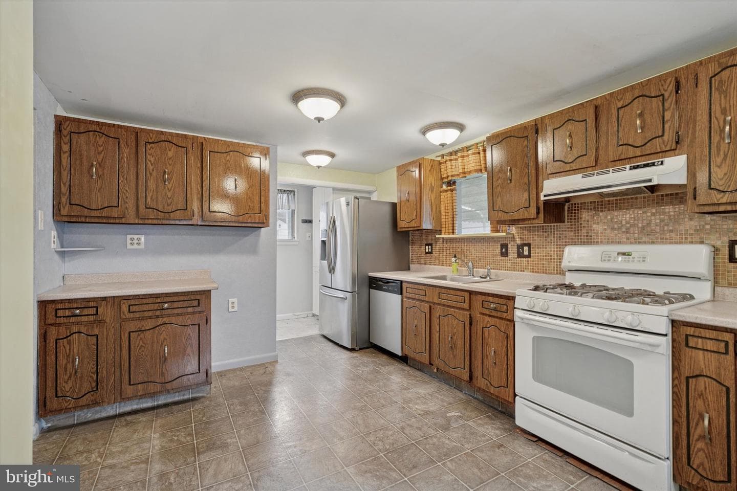 3804 Rosemont Avenue photo 10