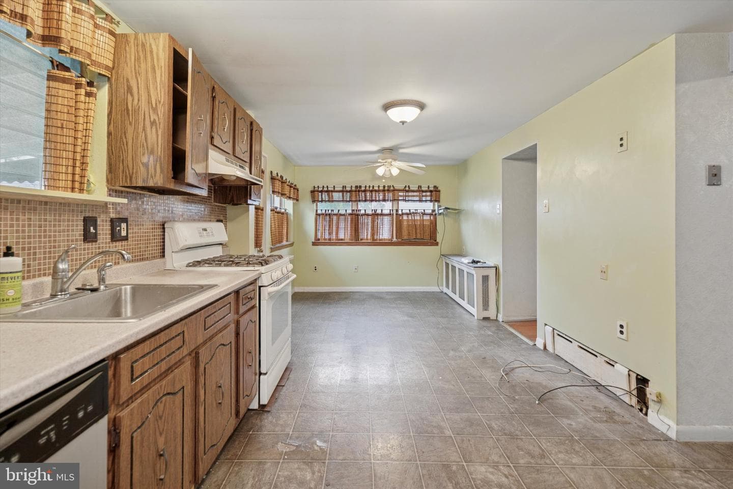 3804 Rosemont Avenue photo 9