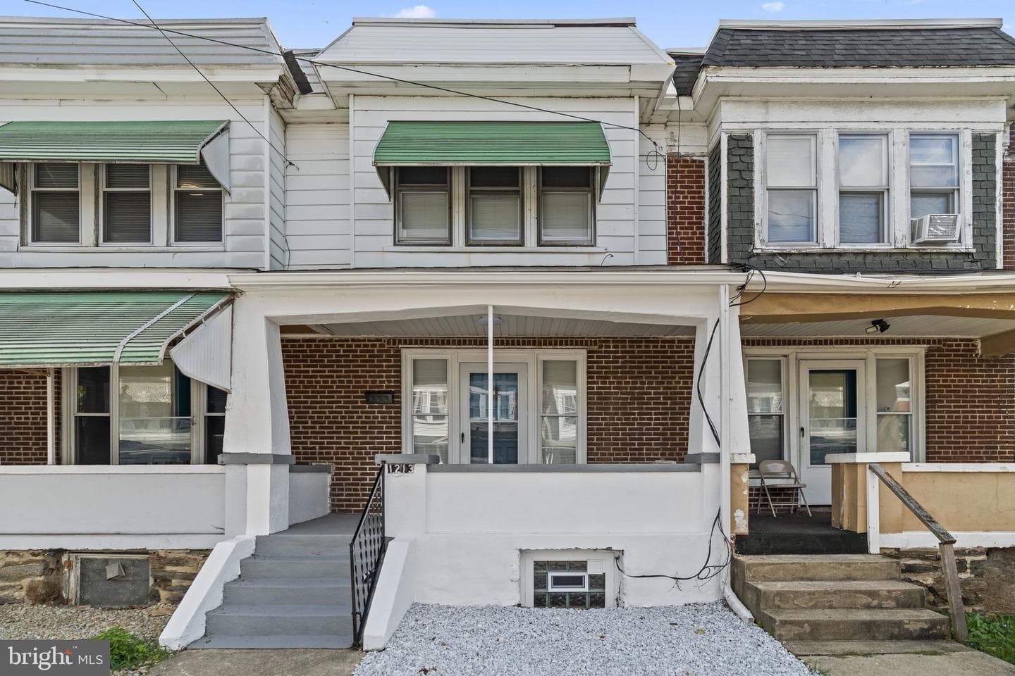 1213 W 9th Street photo 2