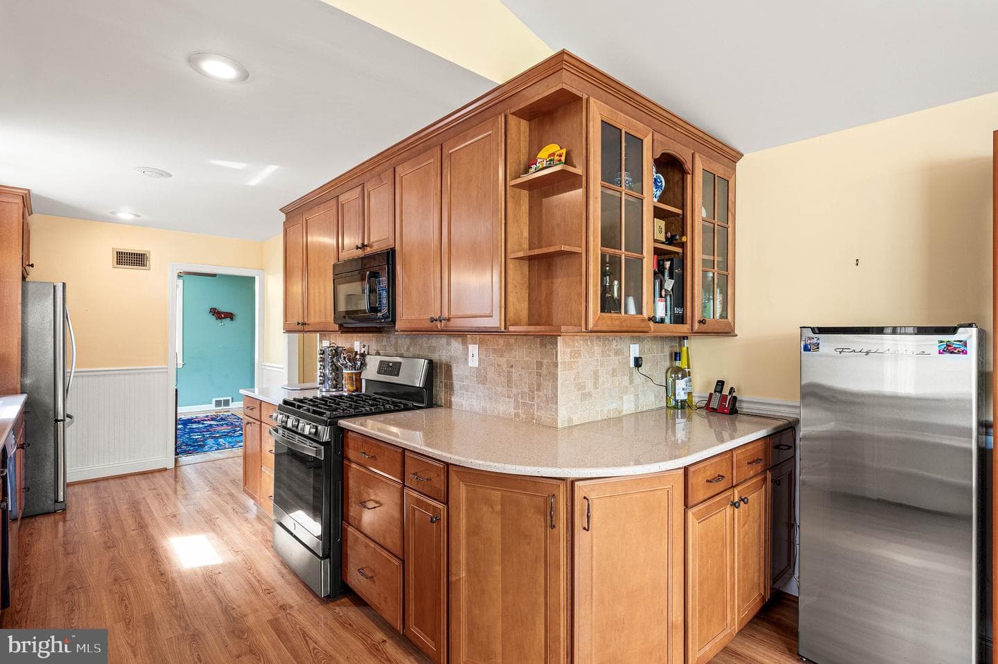 453 Claremont Road photo 12