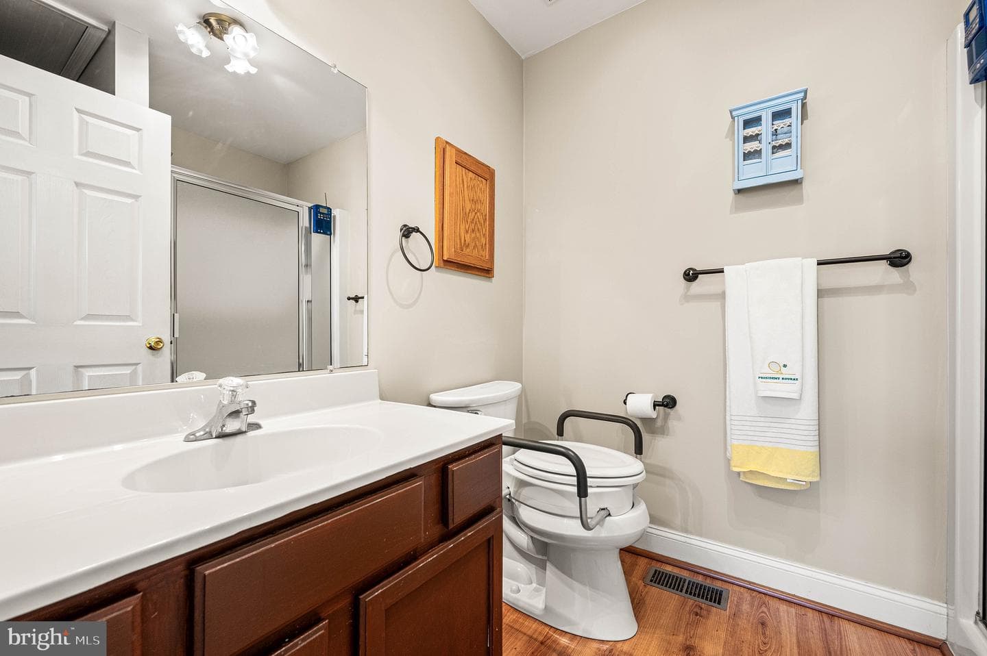 453 Claremont Road photo 16