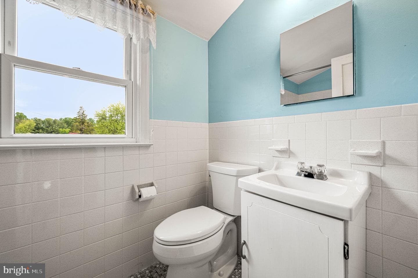 453 Claremont Road photo 19
