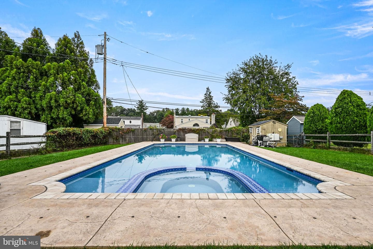 453 Claremont Road photo 28