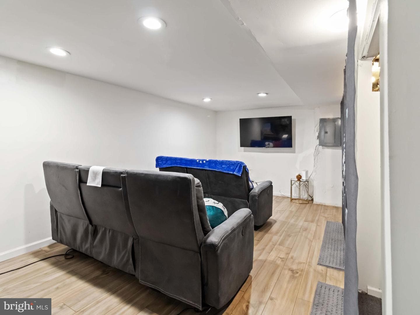 1008 Springfield photo 29