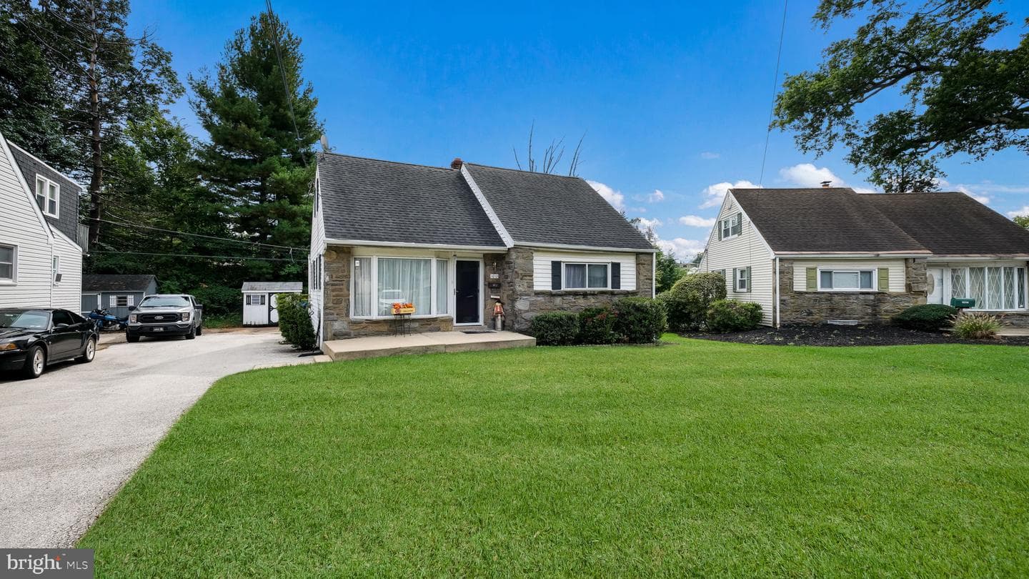 1012 Brook Avenue photo 2