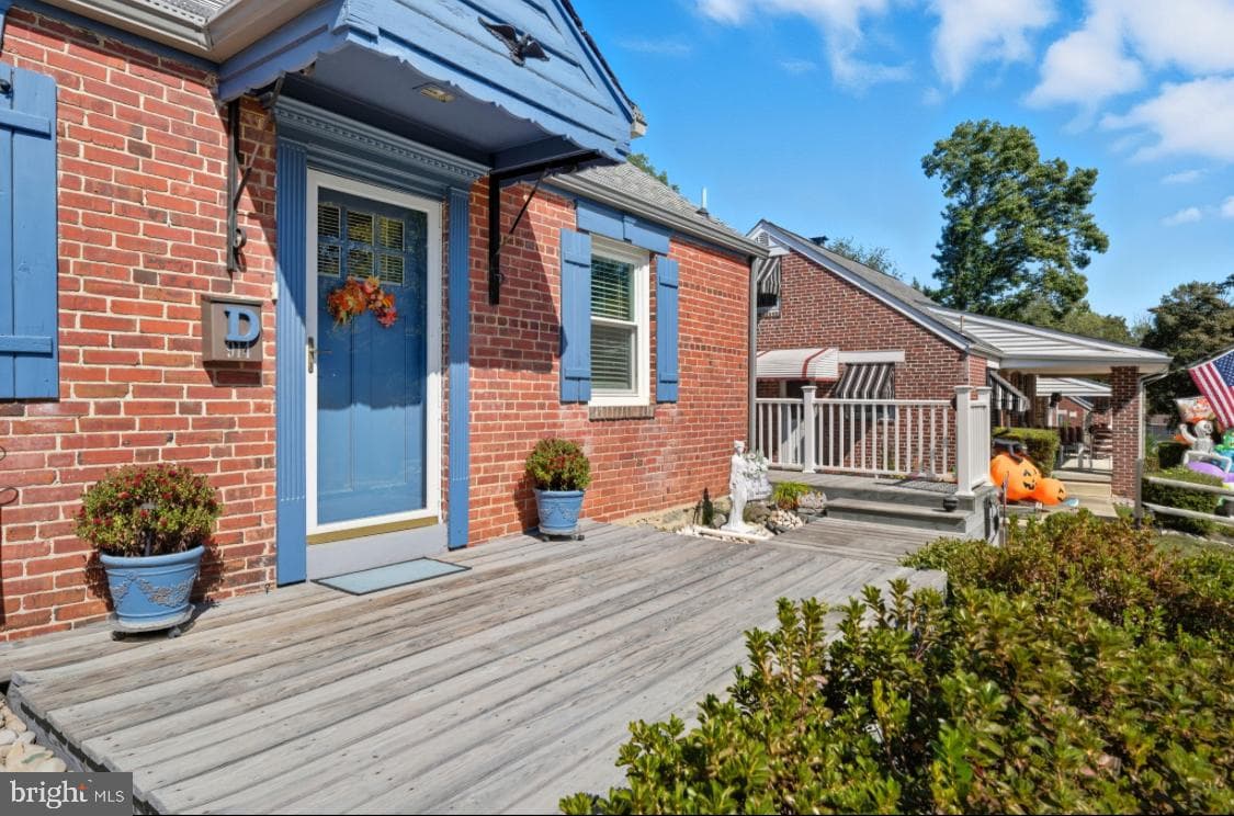 914 Thornton Road photo 1