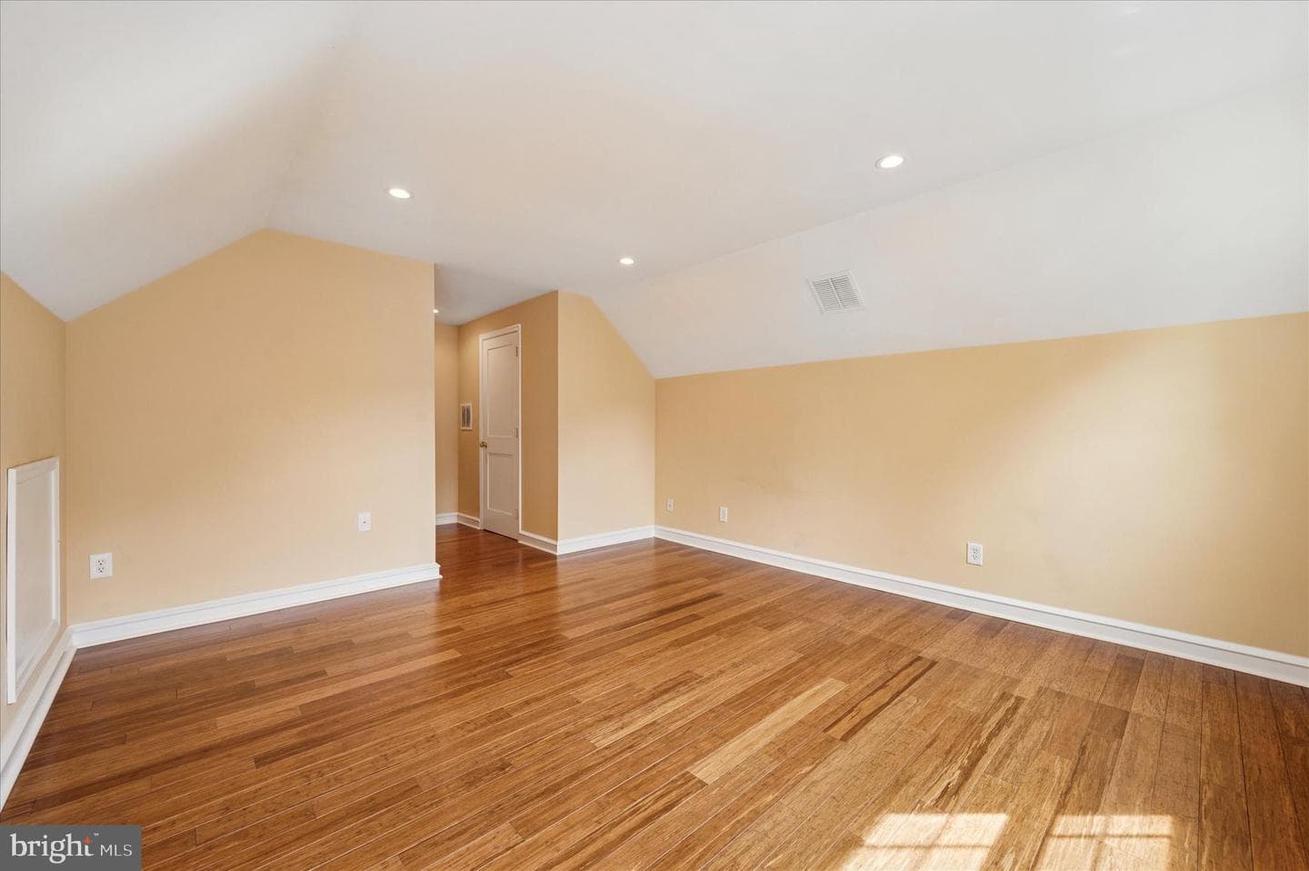2221 Hillcrest Road photo 38