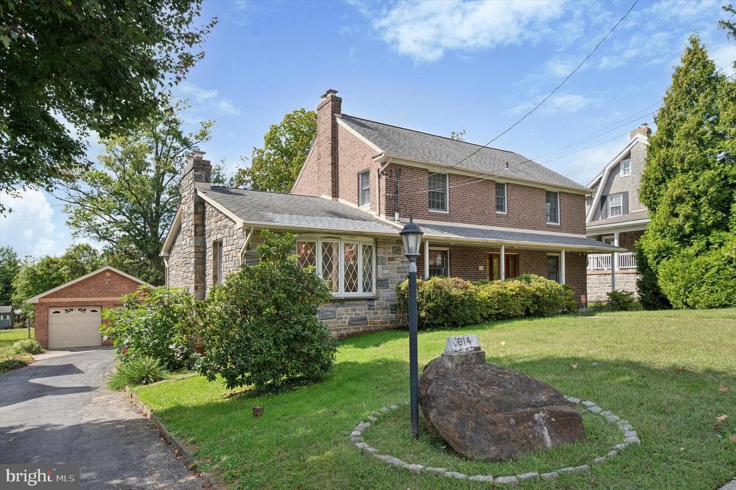 614 Saxer Avenue photo 1