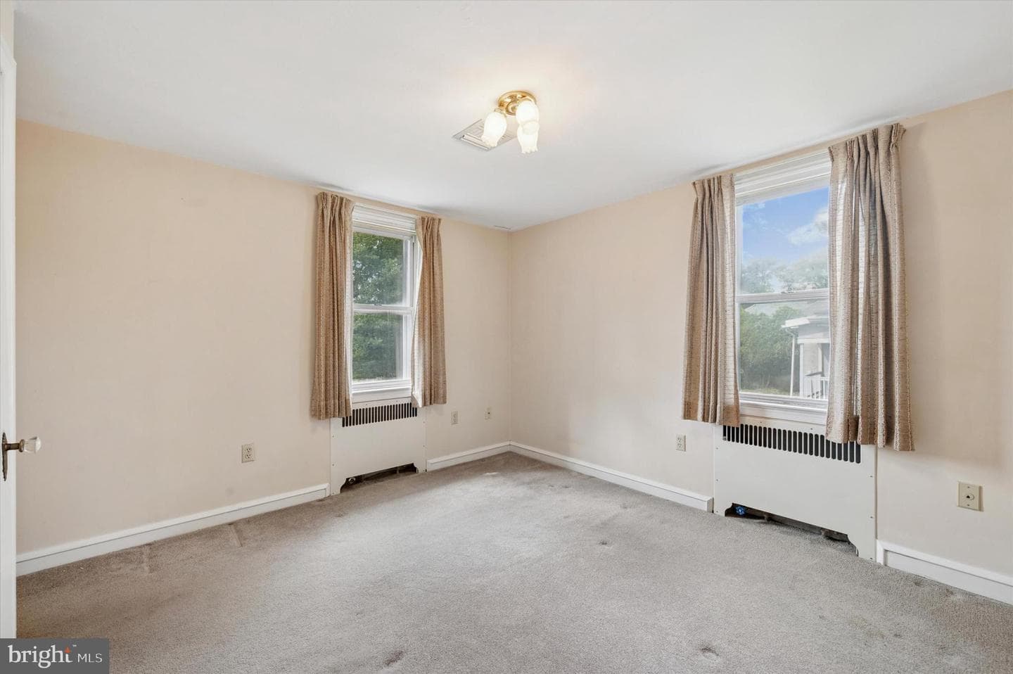 614 Saxer Avenue photo 15