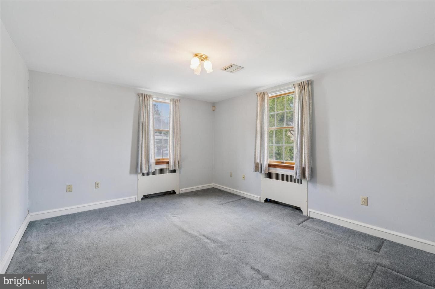 614 Saxer Avenue photo 16