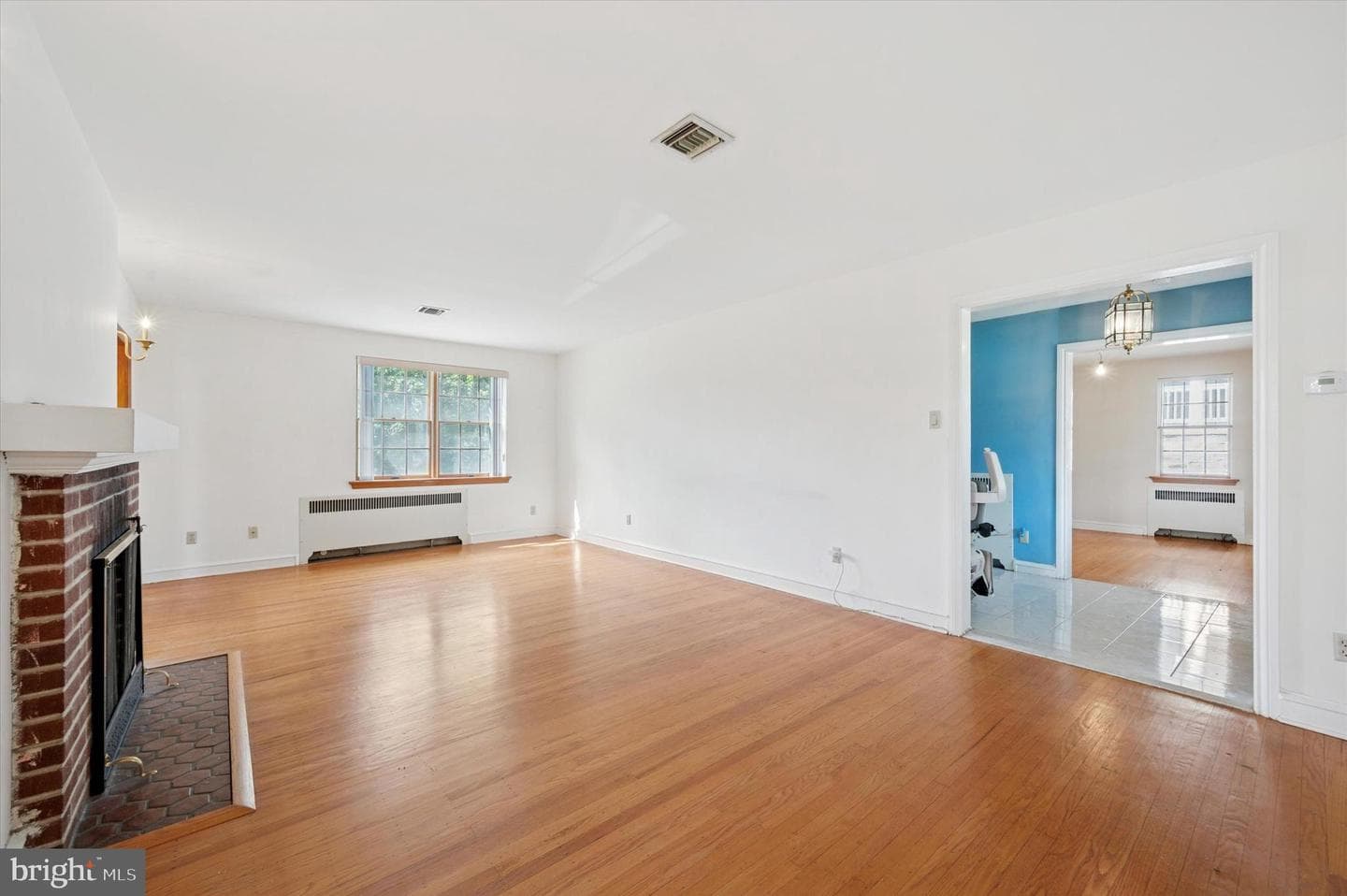 614 Saxer Avenue photo 5