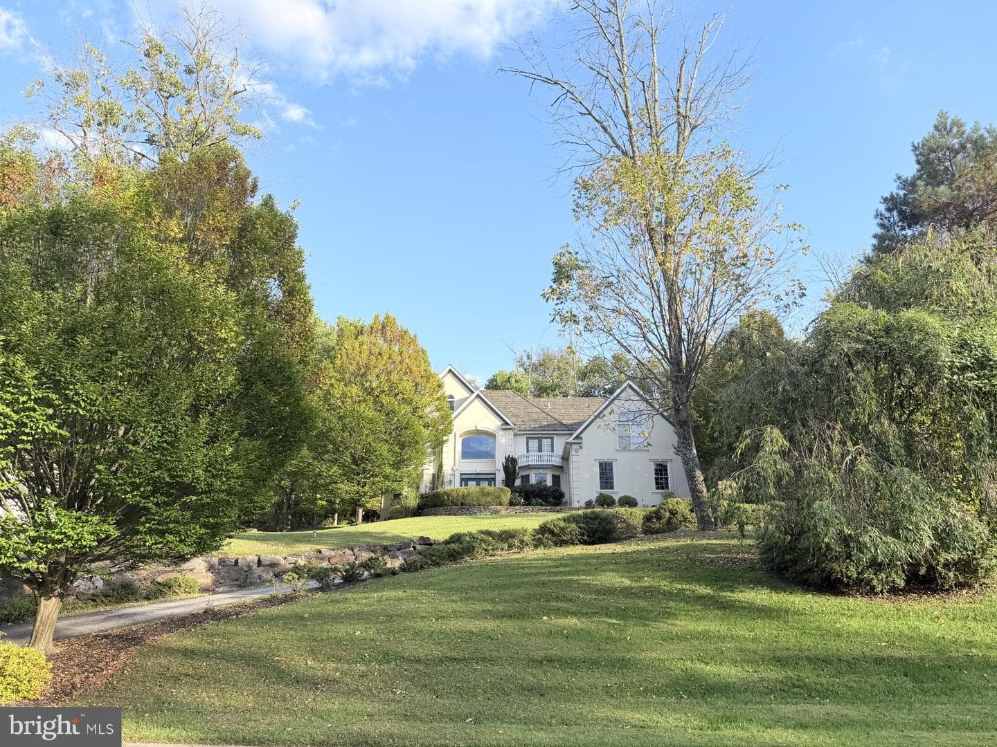 584 S Heilbron Drive photo 2