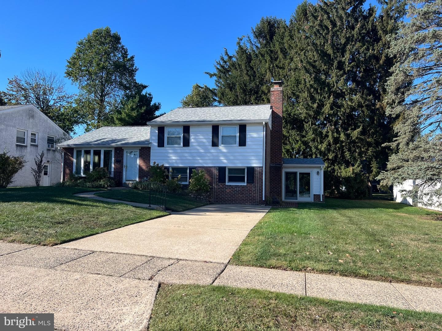 457 Kennerly Road photo 2